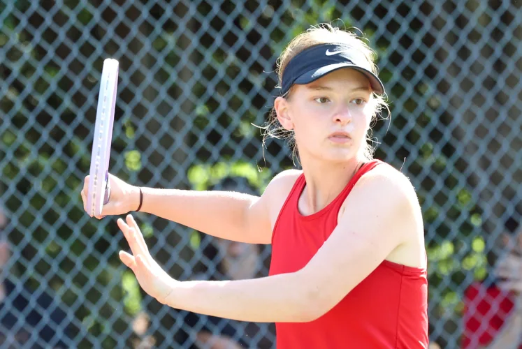 QUAKERS BATTLE BULLDOGS